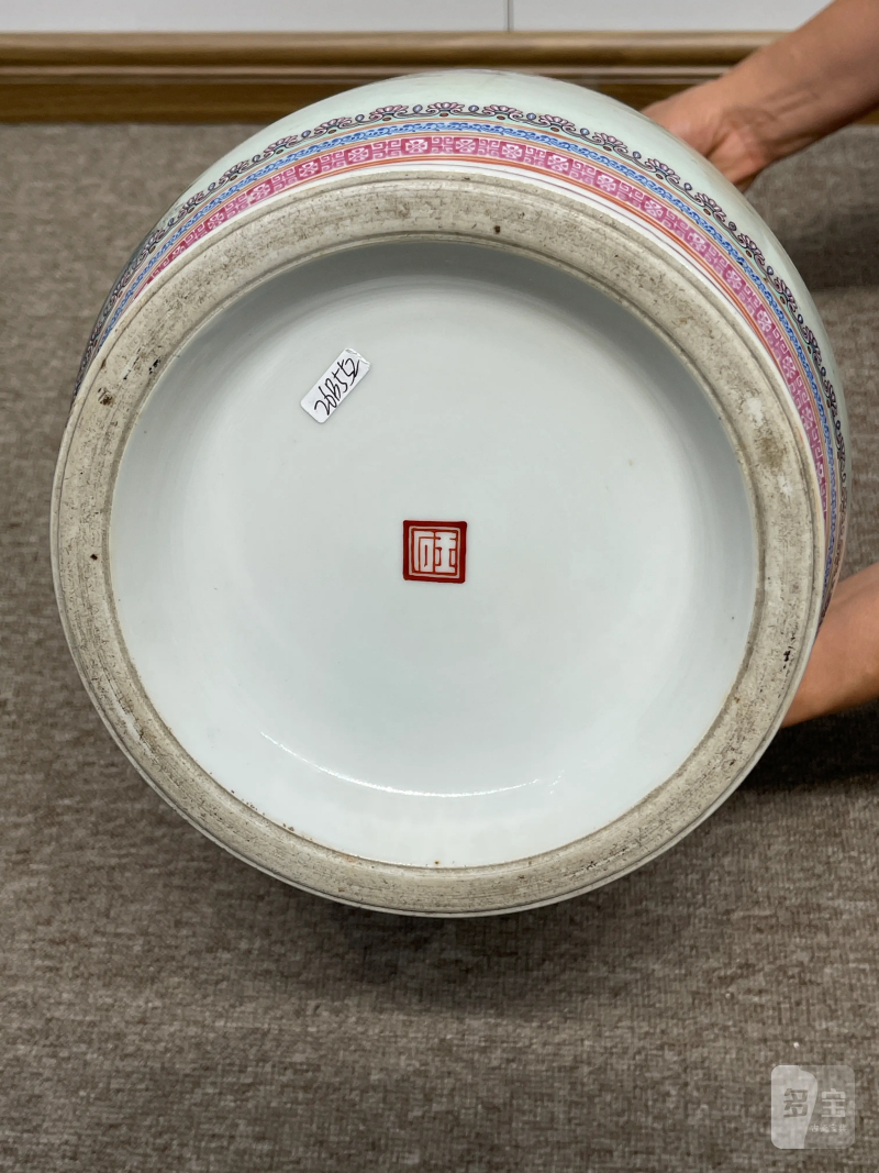 民国 熊晓峰画粉彩金陵十二钗纹大灯笼瓶 - 图13